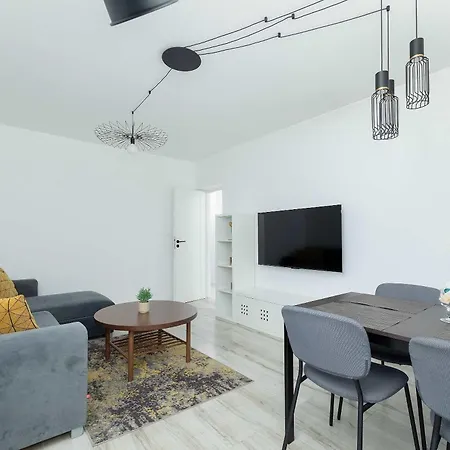 Daire Katedralna Perfect For Remote Work By Renters